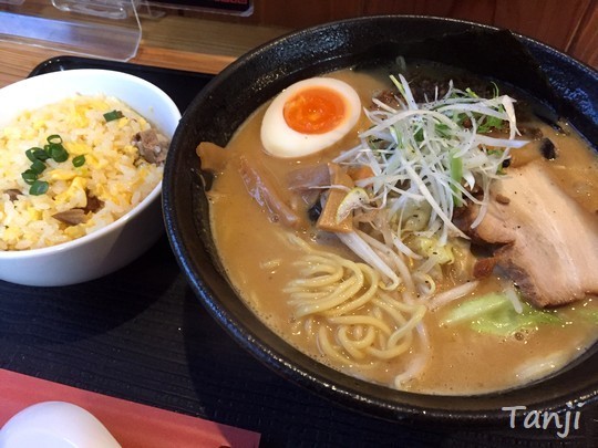01 90 飛上、味噌ラーメン、宮城県南三陸町歌津、画像、Tanji.jpg