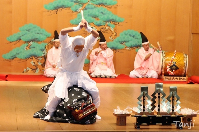 52 96 神楽、榊流大町神楽保存会、獅子舞.jpg